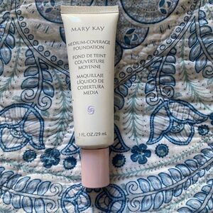 Mary Kay foundation Ivory 204